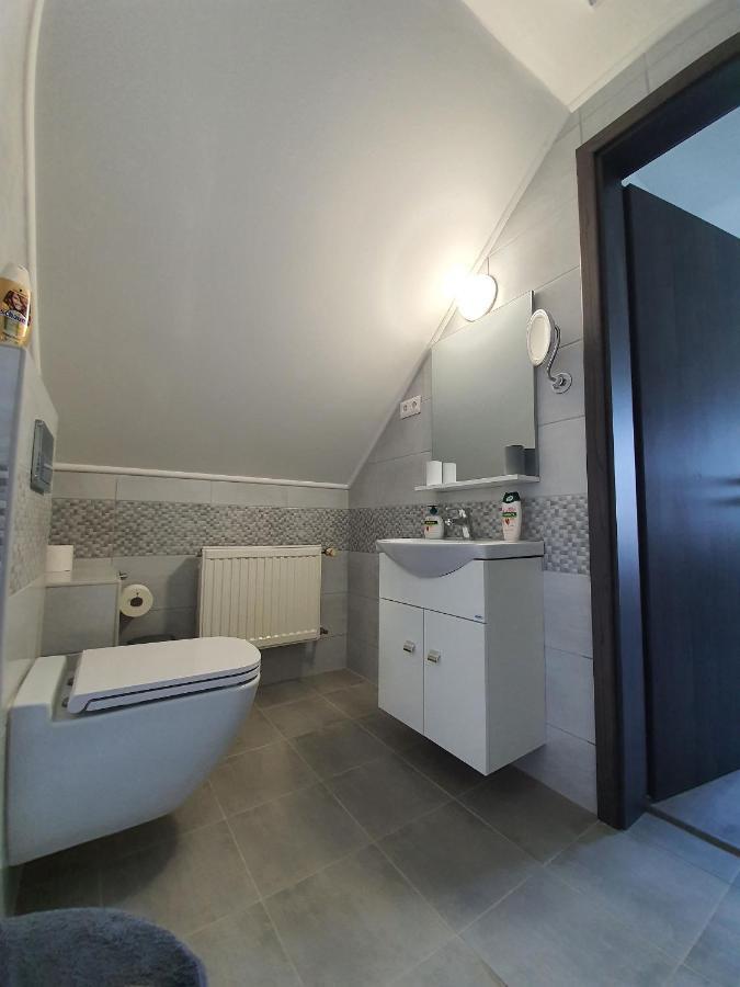 Bed and Breakfast Monostor Panzio Комаром Экстерьер фото