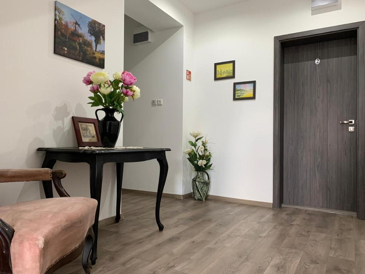 Bed and Breakfast Monostor Panzio Комаром Экстерьер фото